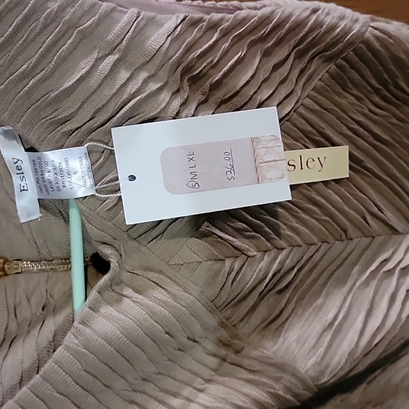 NWT DRESS - Picture 11 of 11